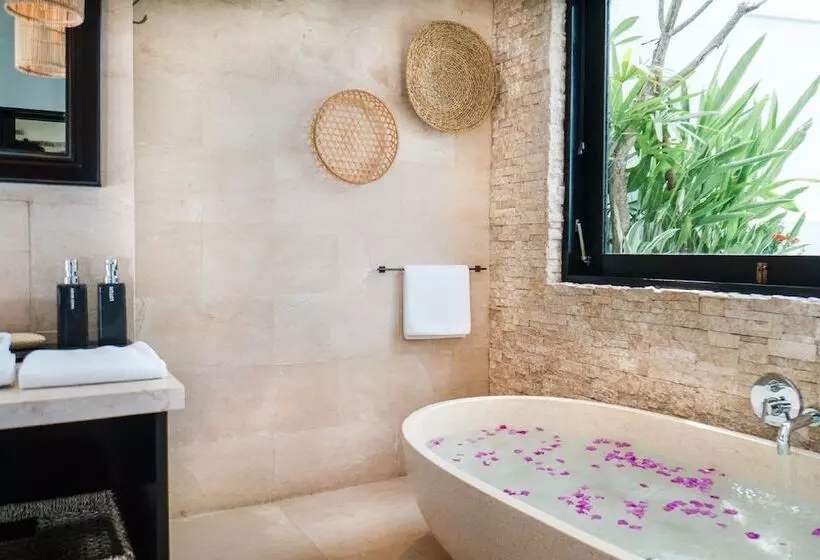 Szálloda Batu Karang Lembongan Resort & Spa