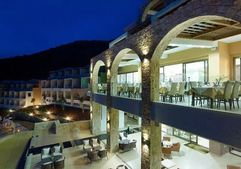 ホテル Filion Suites Resort & Spa