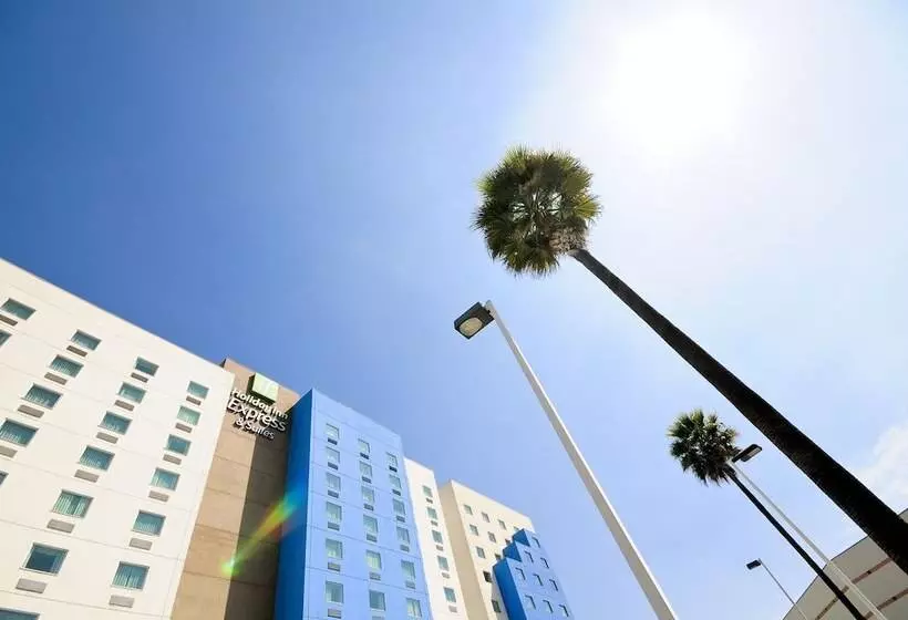 Hotel Holiday Inn Express & Suites Toluca Zona Aeropuerto, An Ihg