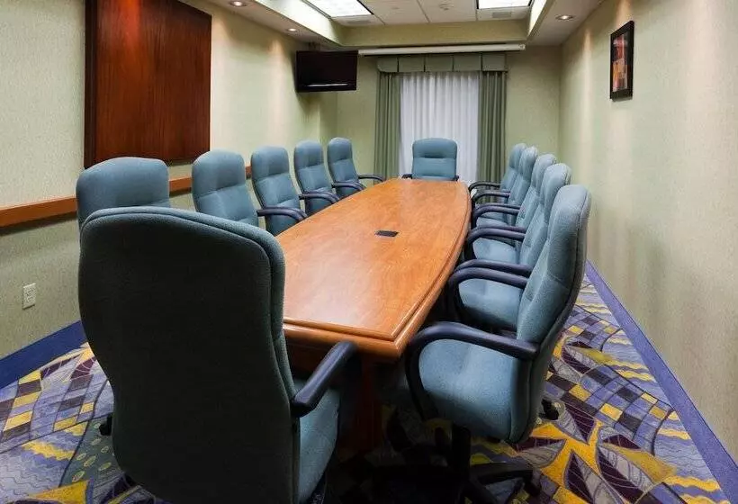 Hotel Holiday Inn Express & Suites Toluca Zona Aeropuerto, An Ihg