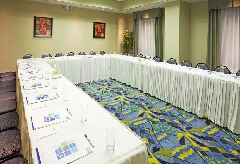 Hotel Holiday Inn Express & Suites Toluca Zona Aeropuerto, An Ihg