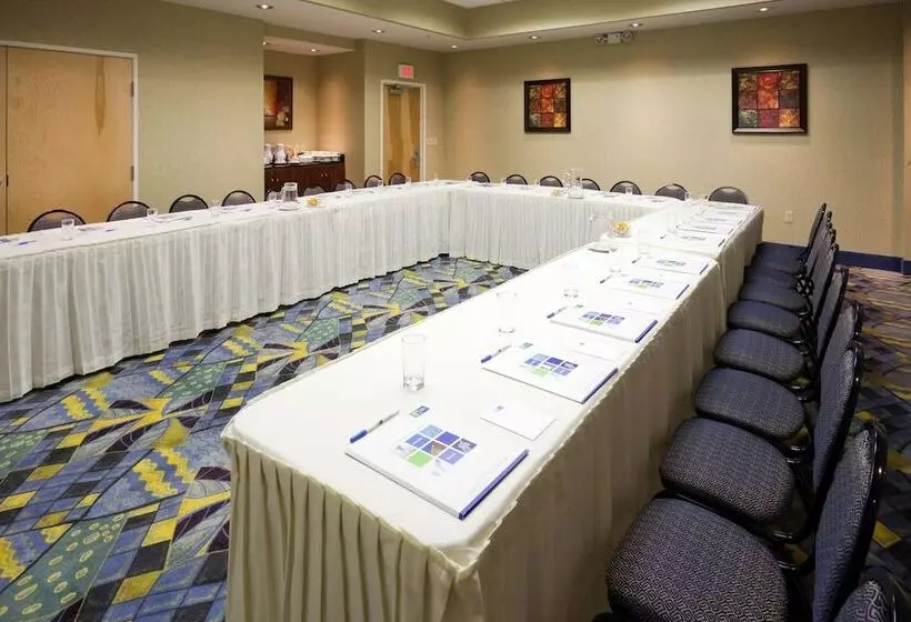 Hotel Holiday Inn Express & Suites Toluca Zona Aeropuerto, An Ihg