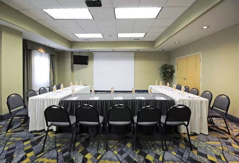 Hotel Holiday Inn Express & Suites Toluca Zona Aeropuerto, An Ihg