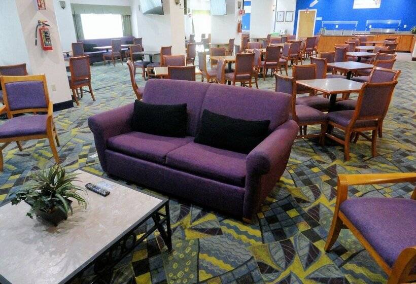 فندق Holiday Inn Express & Suites Toluca Zona Aeropuerto, An Ihg