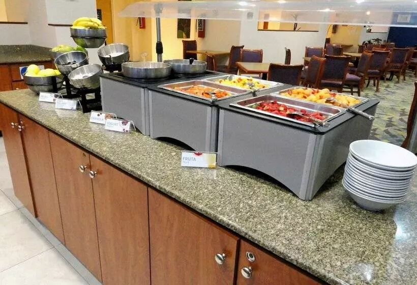 Hotel Holiday Inn Express & Suites Toluca Zona Aeropuerto, An Ihg