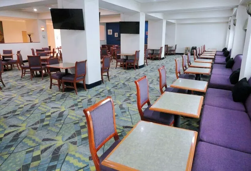 Hotel Holiday Inn Express & Suites Toluca Zona Aeropuerto, An Ihg