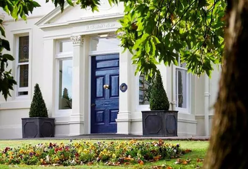 호텔 St Elizabeth's House