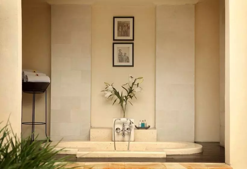 ホテル The Ubud Village Resort & Spa