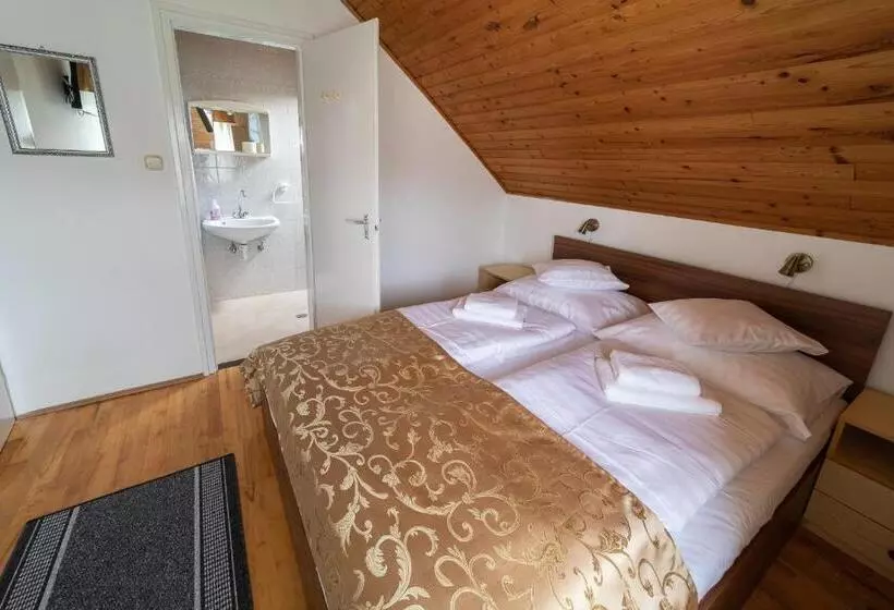 Aamiaismajoitus (B&B) Villa Lotus