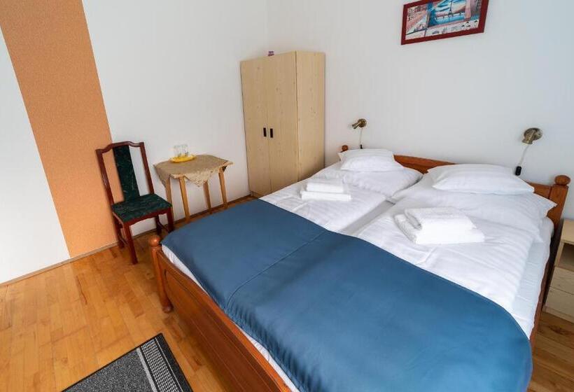 مبيت وإفطار Villa Lotus