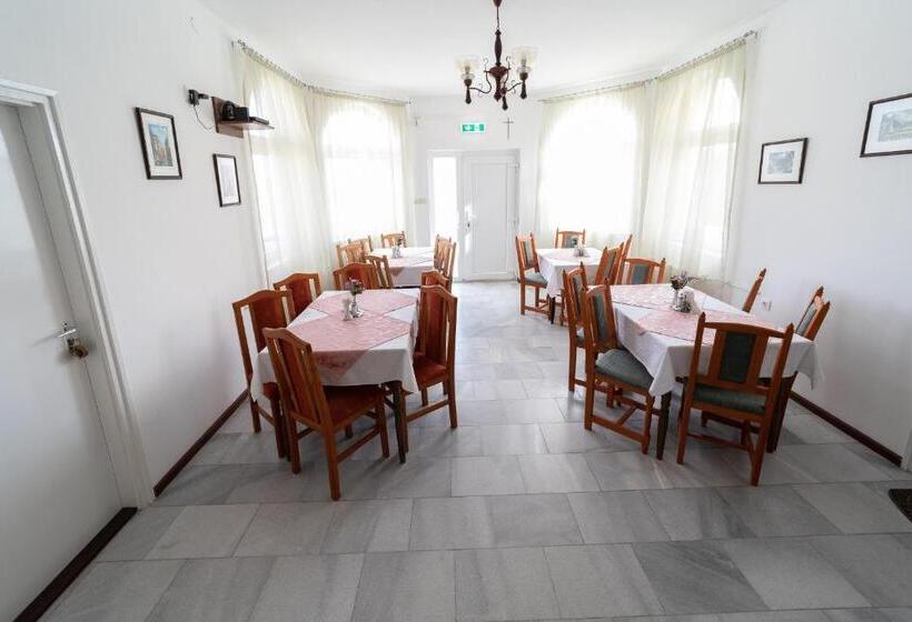 مبيت وإفطار Villa Lotus