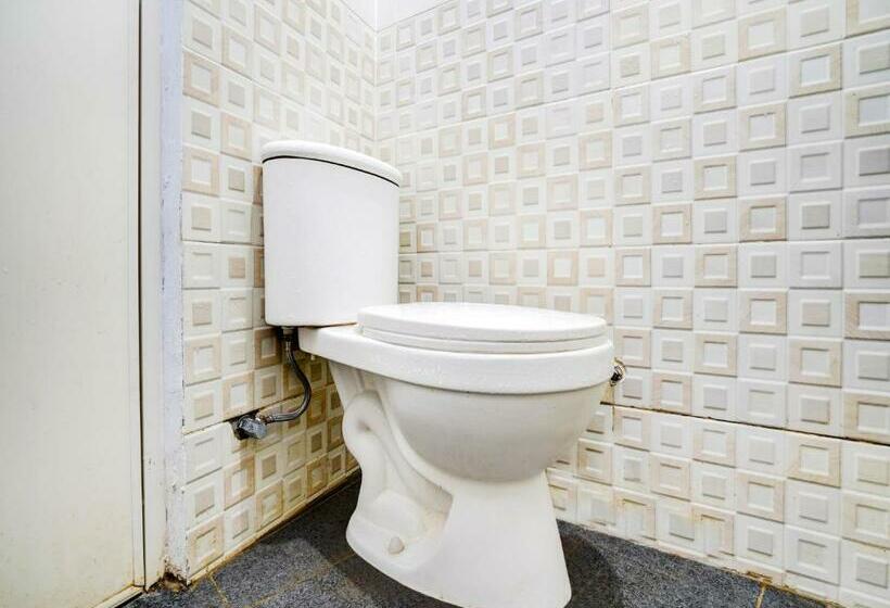 호텔 Oyo 90237 Ar 20 Guest House Syariah