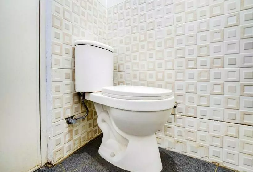 Hotelli Oyo 90237 Ar 20 Guest House Syariah
