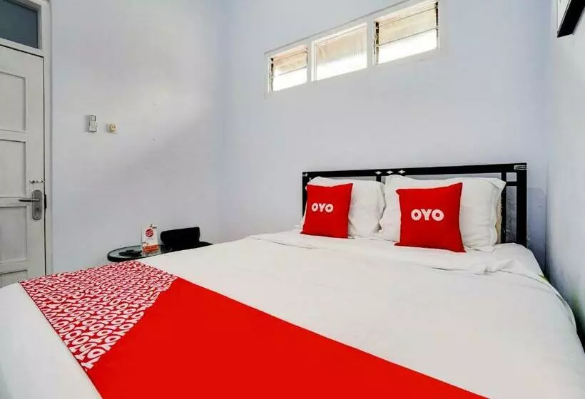 Hotelli Oyo 90237 Ar 20 Guest House Syariah