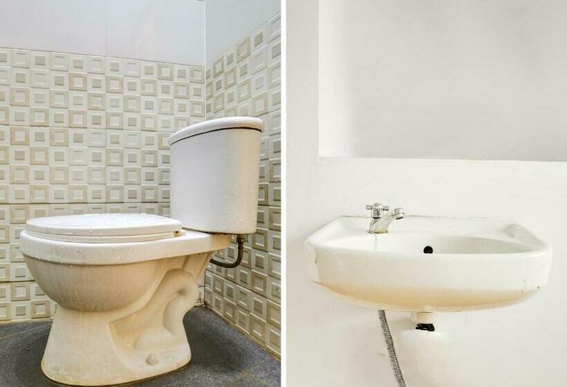 호텔 Oyo 90237 Ar 20 Guest House Syariah