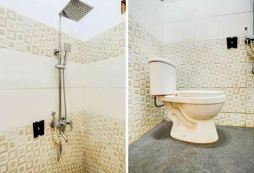 호텔 Oyo 90237 Ar 20 Guest House Syariah