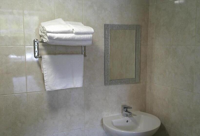 בית מלון כפרי The Crown