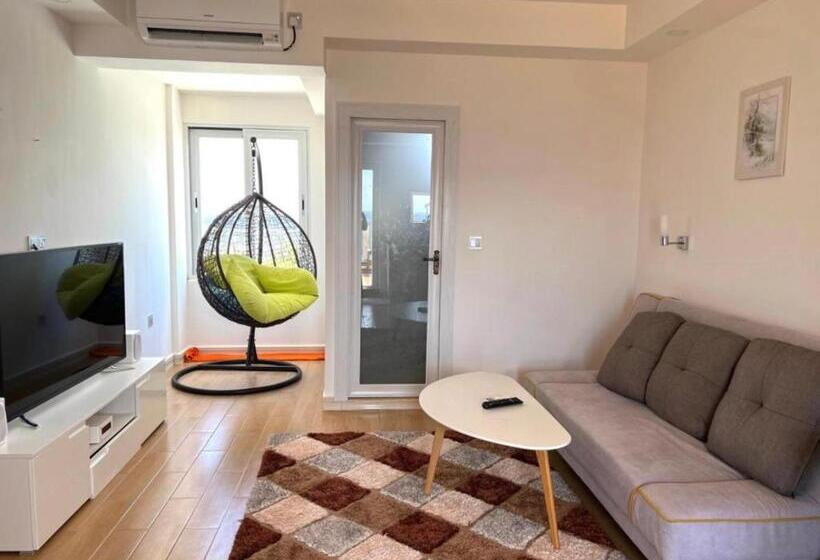 פנסיון Icom Marina Sea View