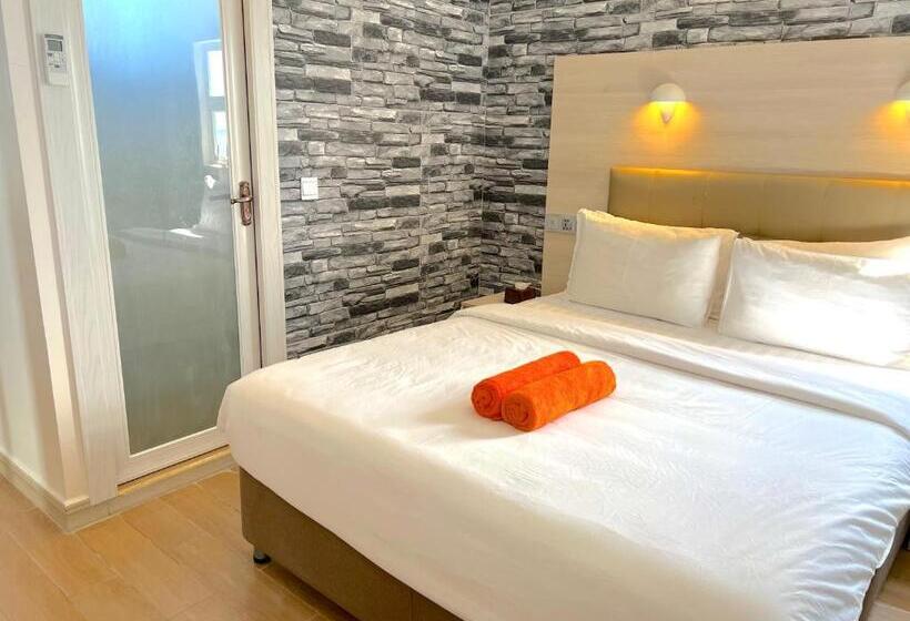 פנסיון Icom Marina Sea View