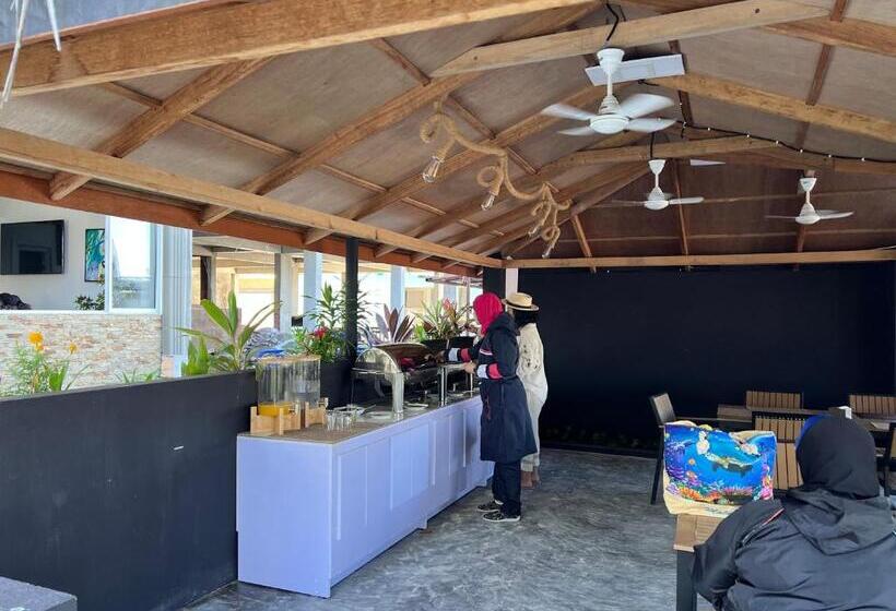 פנסיון Icom Marina Sea View