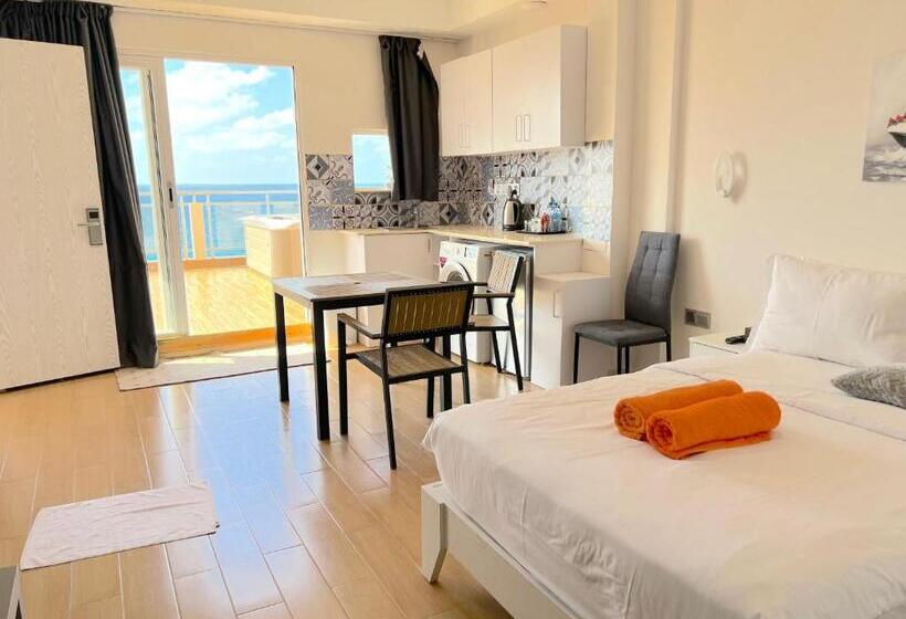 פנסיון Icom Marina Sea View