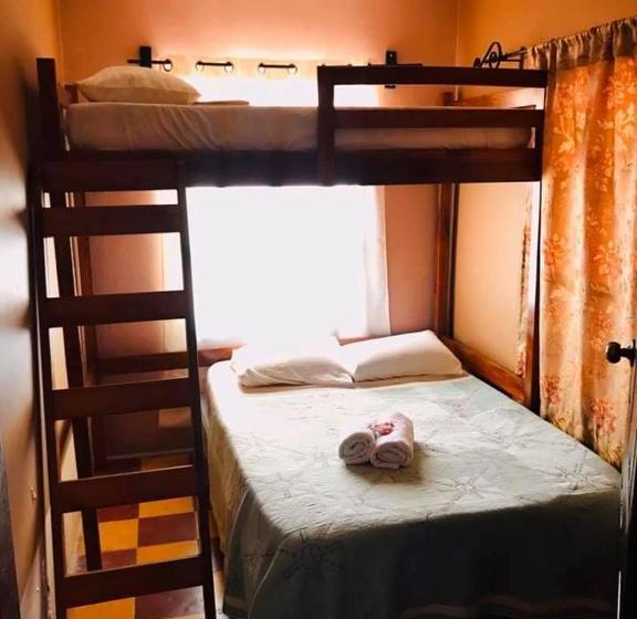 تختخواب و صبحانه El Almendro