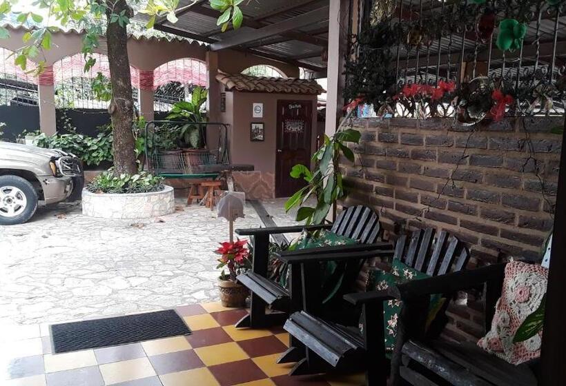 تختخواب و صبحانه El Almendro