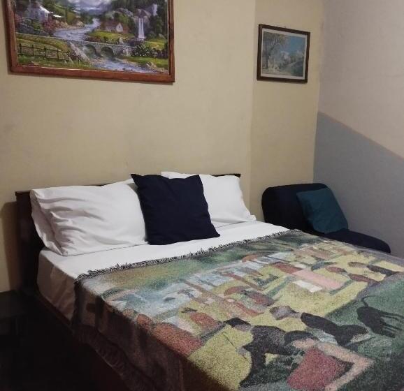 تختخواب و صبحانه El Almendro