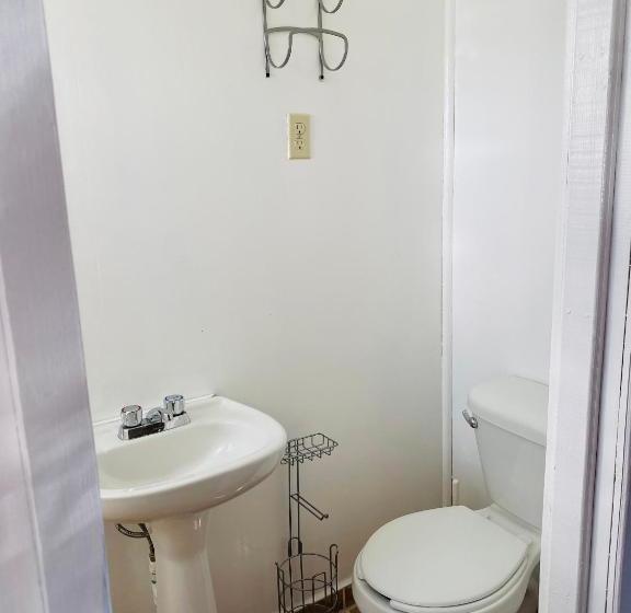 هتل Blue Sky Rentals Utila