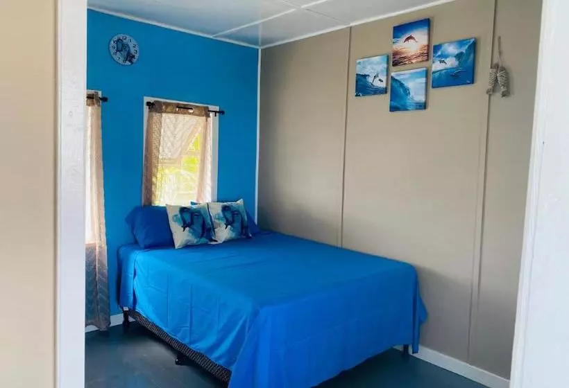 هتل Blue Sky Rentals Utila