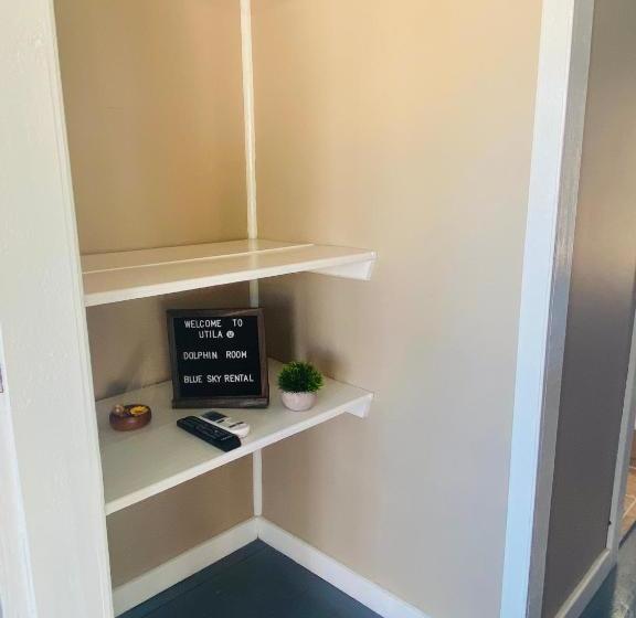 هتل Blue Sky Rentals Utila