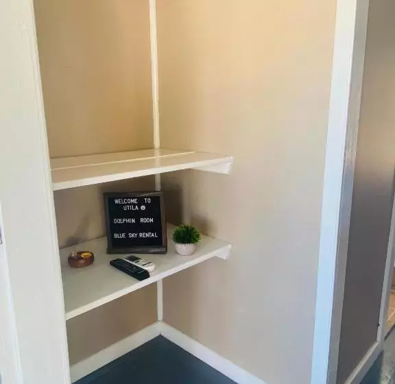 هتل Blue Sky Rentals Utila