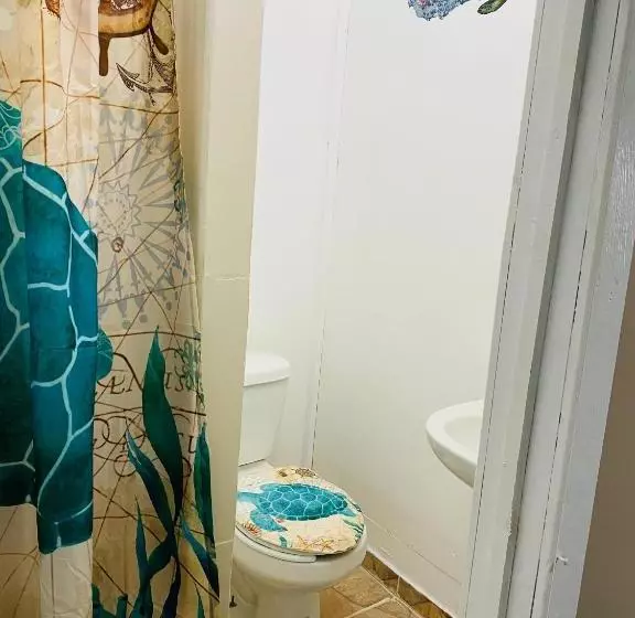 هتل Blue Sky Rentals Utila