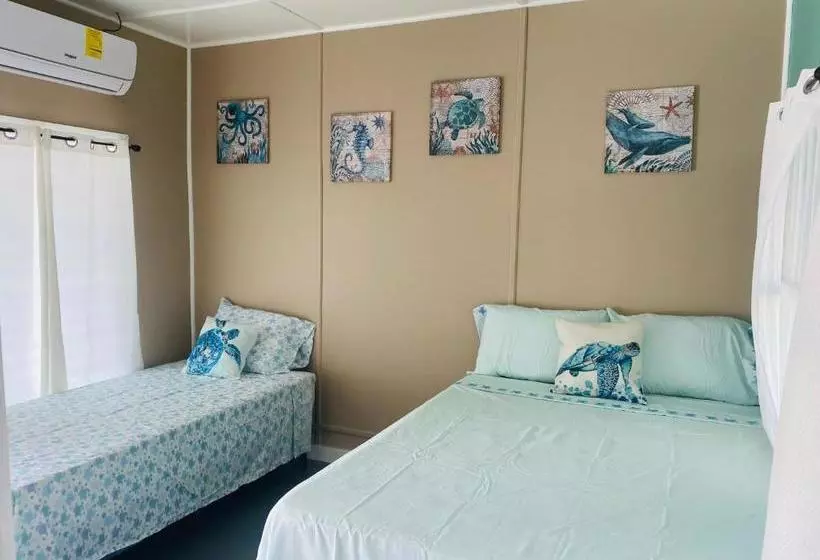 هتل Blue Sky Rentals Utila