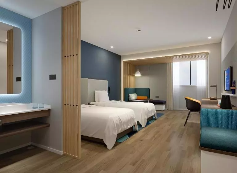 هتل Holiday Inn Express Chongqing Airport Zone, An Ihg