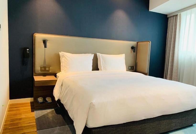 هتل Holiday Inn Express Chongqing Airport Zone, An Ihg