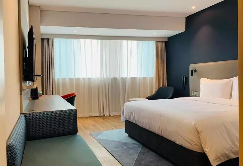 هتل Holiday Inn Express Chongqing Airport Zone, An Ihg