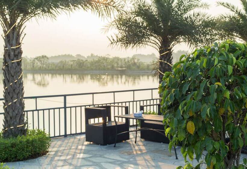 هتل Lumbini Palace Resort