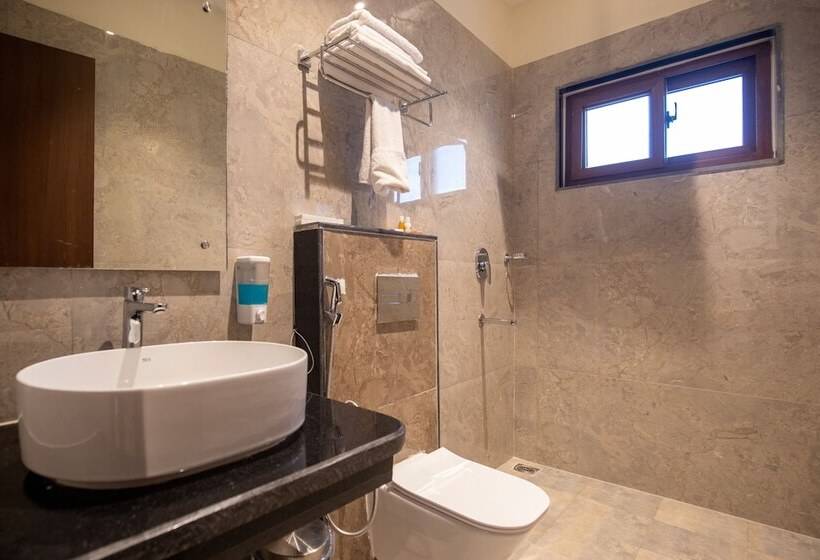 هتل Lumbini Palace Resort