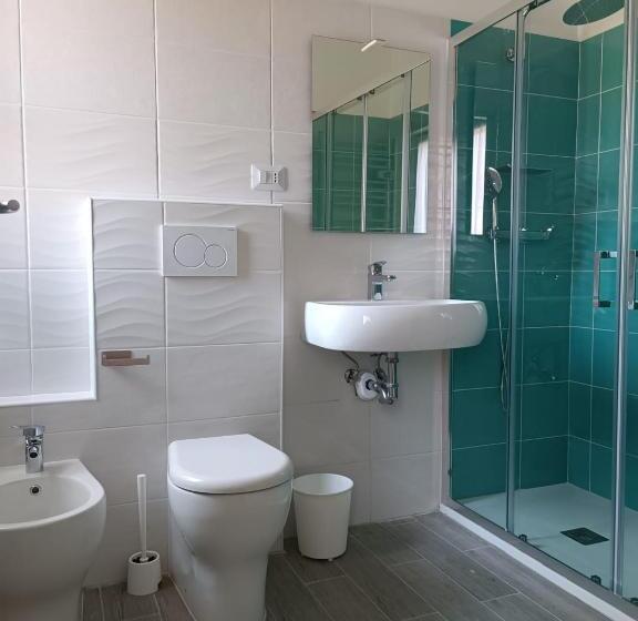 Hotel Susy Ambienti Rinnovati Direttamente Su Viale Dante E A Due Passi Dal Mare