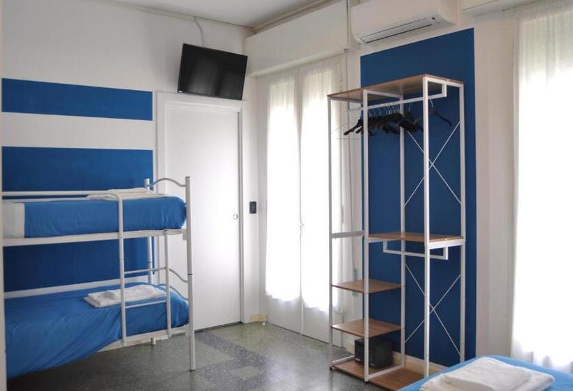 Hotel Susy Ambienti Rinnovati Direttamente Su Viale Dante E A Due Passi Dal Mare