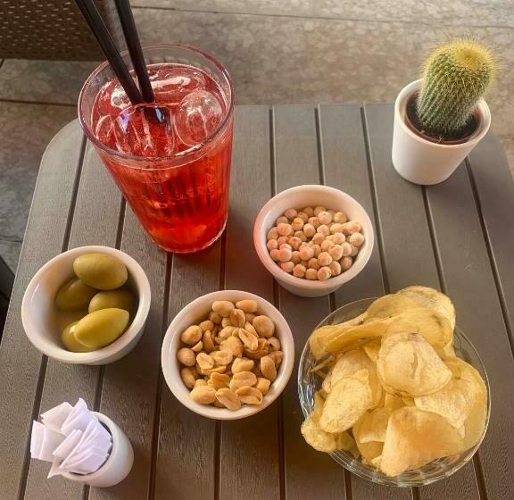 Hotel Susy Ambienti Rinnovati Direttamente Su Viale Dante E A Due Passi Dal Mare