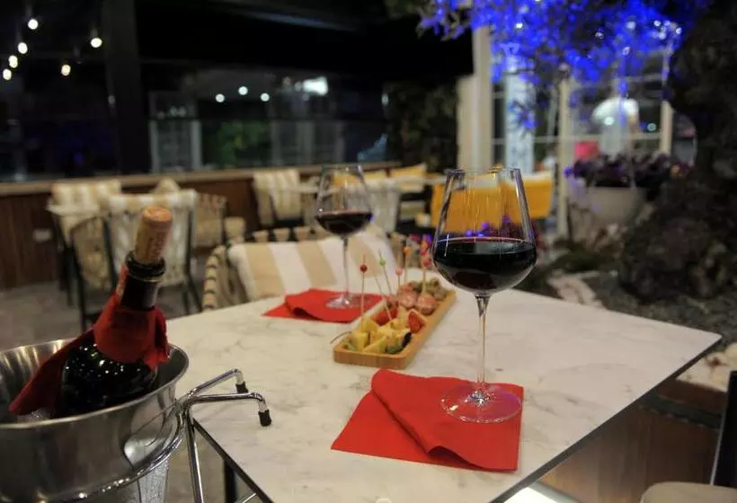 ホテル White Crown