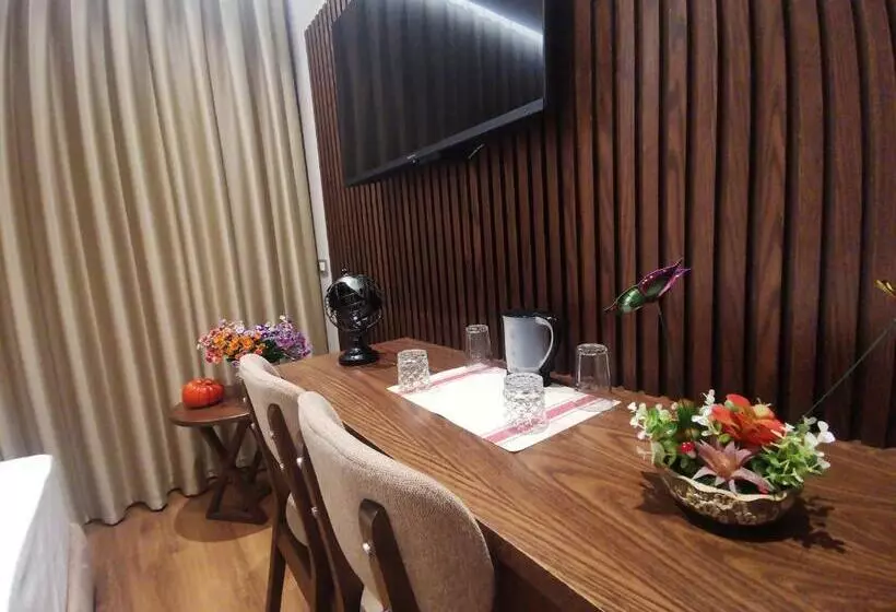 ホテル White Crown