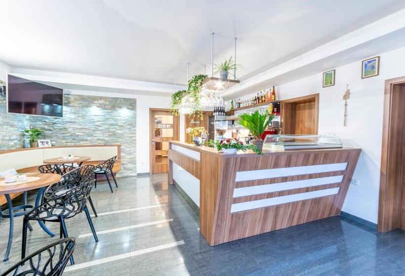 펜션 Penzion Blatnička