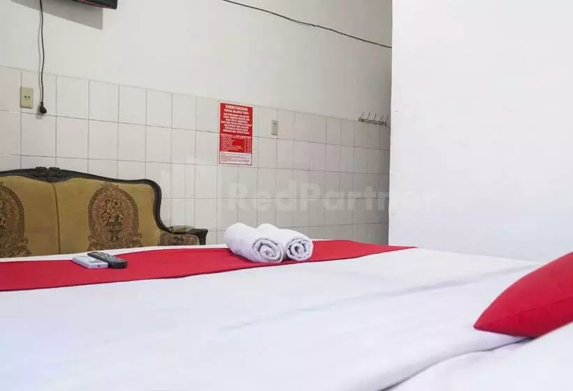 ホテル Edbert Guesthouse Near Lotte Grosir Medan Redpartner