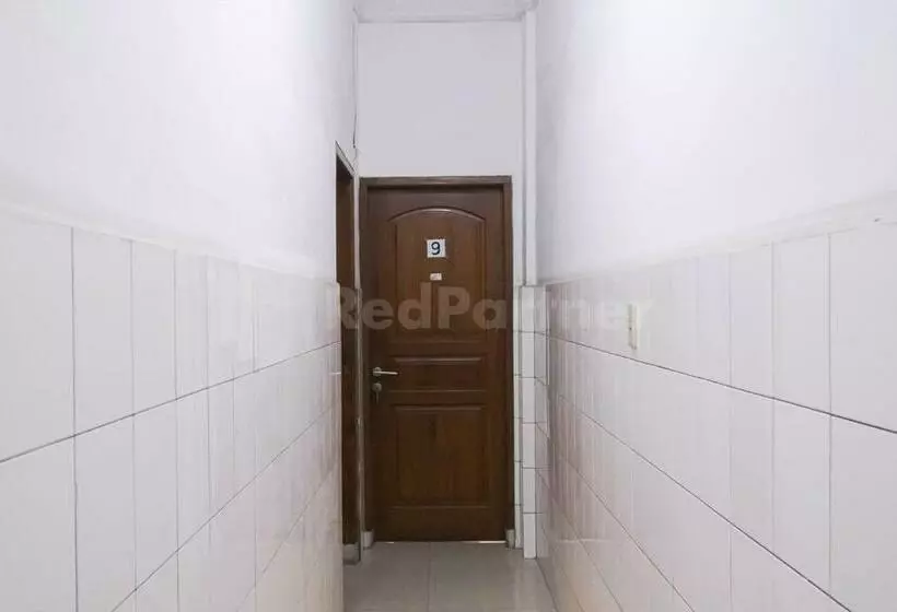ホテル Edbert Guesthouse Near Lotte Grosir Medan Redpartner