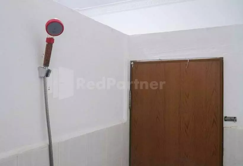 ホテル Edbert Guesthouse Near Lotte Grosir Medan Redpartner
