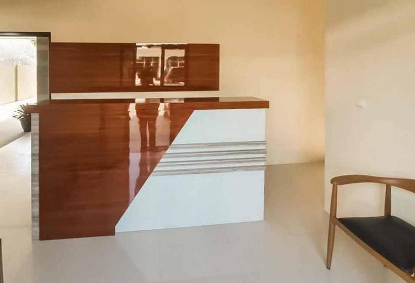 בית מלון כפרי Jatiwangi Syariah Guest House Mitra Reddoorz