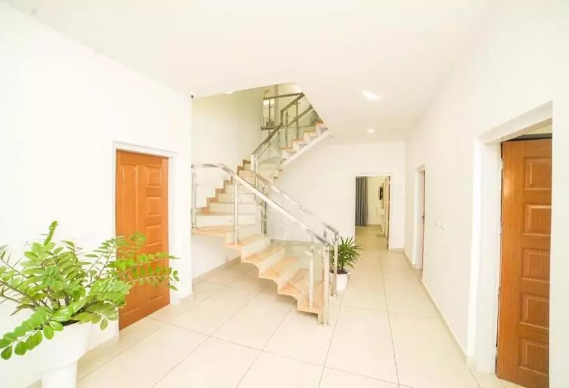ホテル Oceana Hills Residency